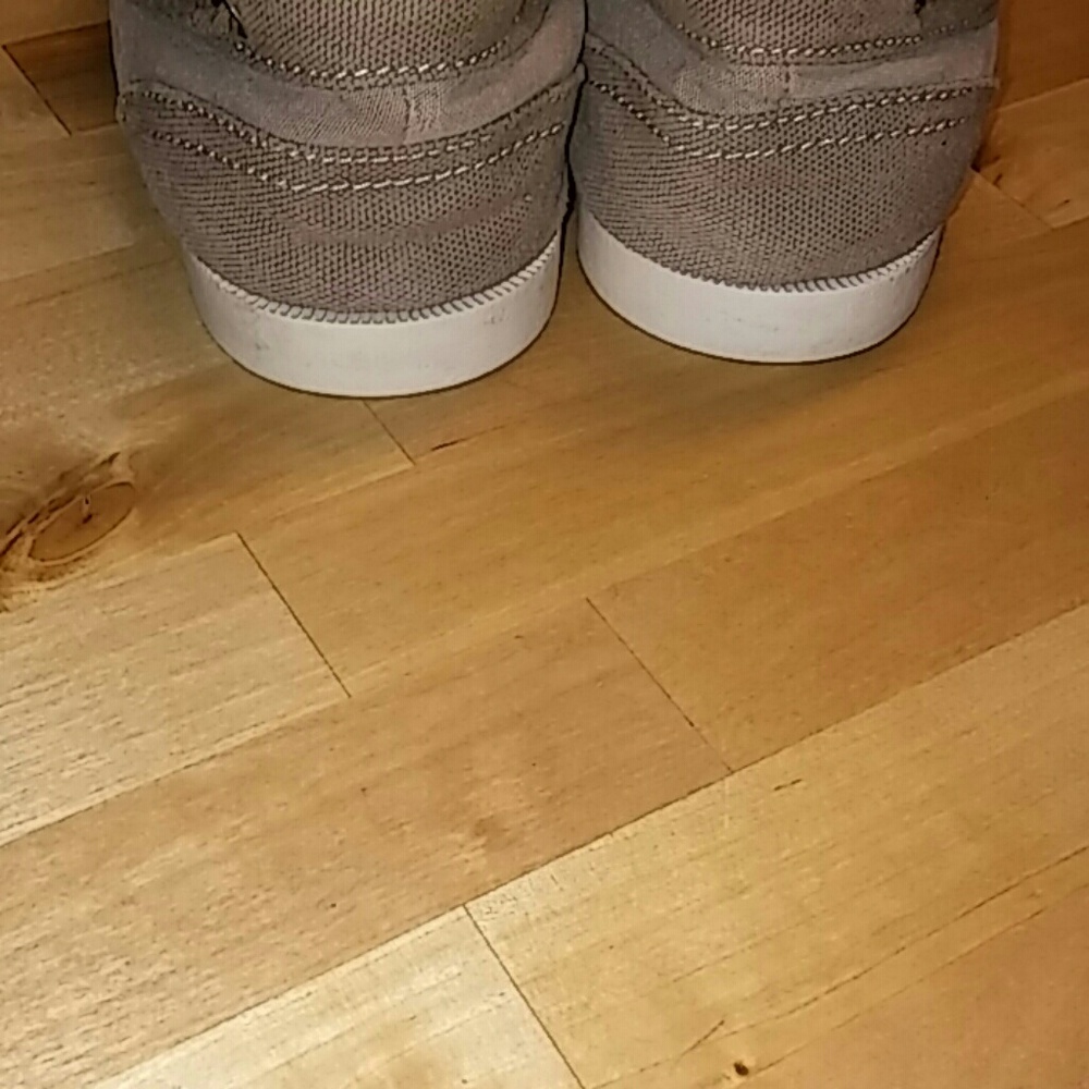 Guess - Picture 4 of 4